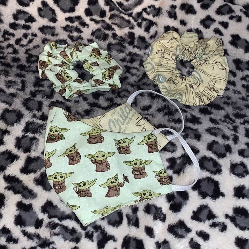 Reversible Baby Yoda Face Mask and Scrunchie Set!